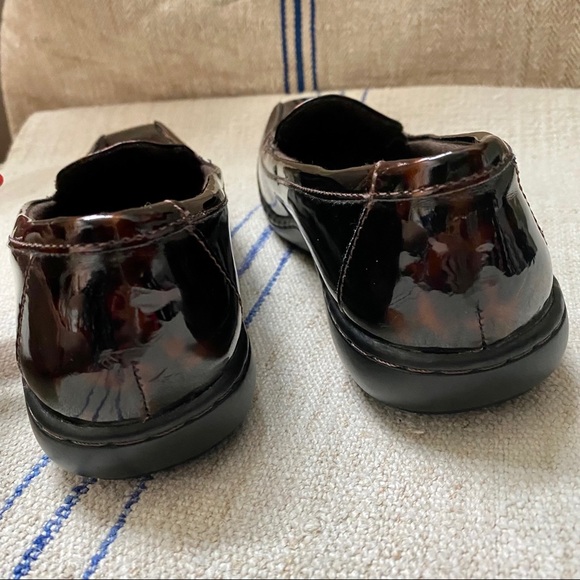 CLARKS Tortoise Loafers - Picture 5 of 7